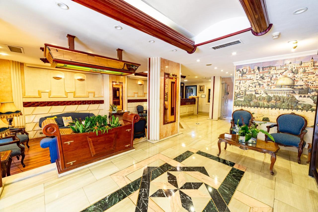 Comfort Hotel Suites Amman Exterior photo