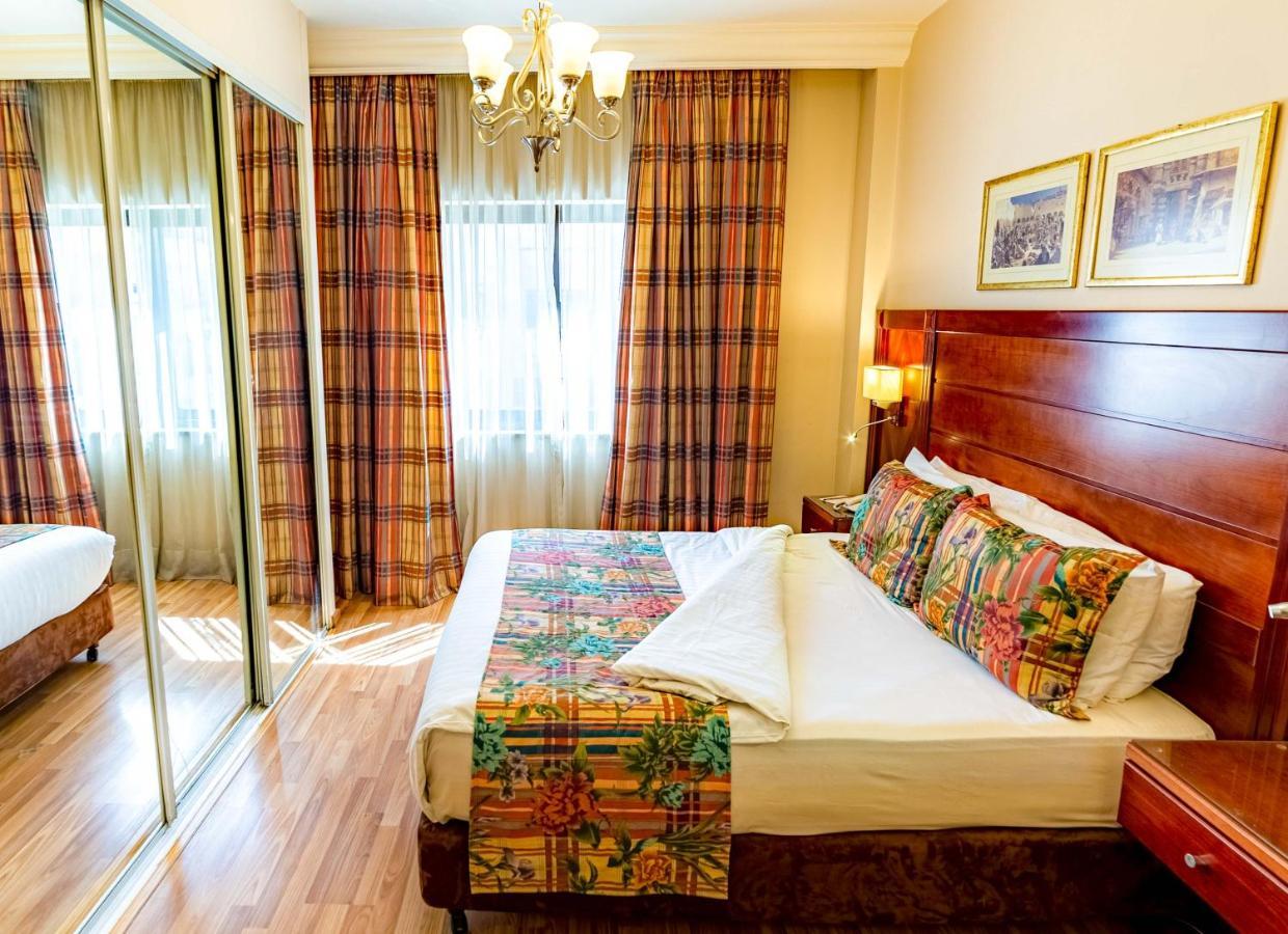 Comfort Hotel Suites Amman Exterior photo